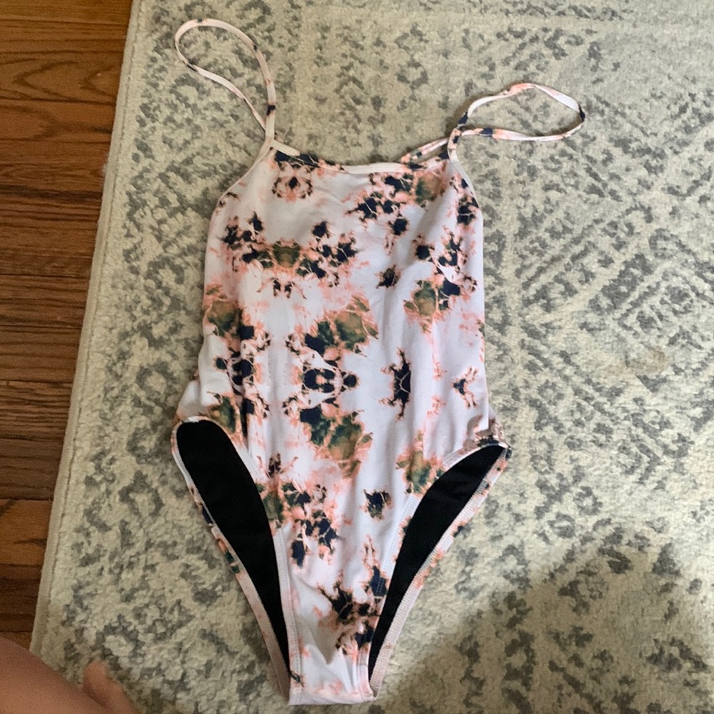 Jolyn tie back one piece! Size 32